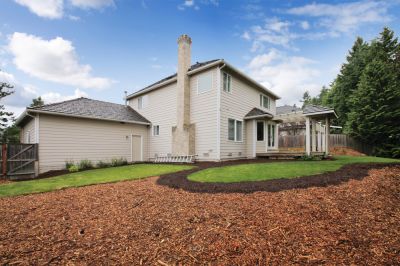 Prevent the Growth of Weeds with Mulch Spreading!